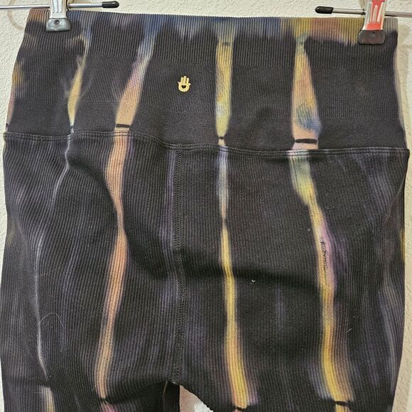Spiritual Gangster Tie Dye Love Sculp Leggings Size XS-S - Picture 3 of 6